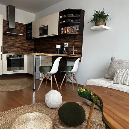 Bali S Parkovacim Mistem V Centru Mesta Apartment